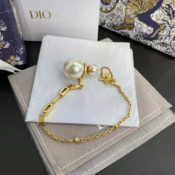 family new pearl earrings fashion net red same letter earclip earrings female, Silver
family new pearl earrings fashion net red same letter earclip earrings female, Silver