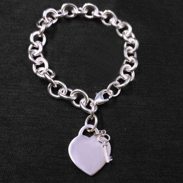 2022 brand original jewelry cuff designer silver key heart pendant women's fashion simple high-end thick chain bracelet, White
2022 brand original jewelry cuff designer silver key heart pendant women's fashion simple high-end thick chain bracelet, White