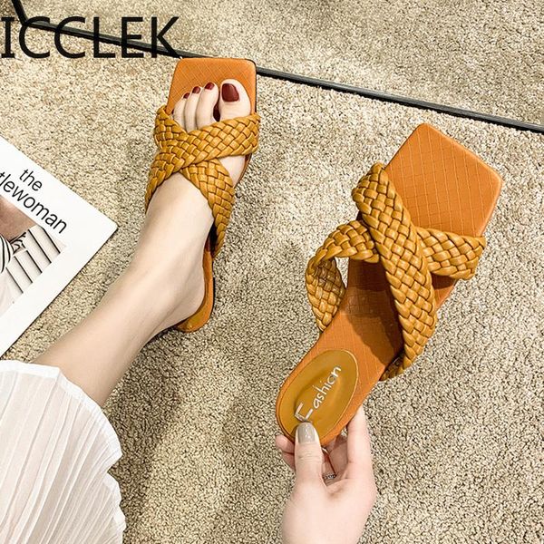 ladies fashion weave leather low heel slippers casual open toe beach flip flops women comfort soft bottom summer shoes a036, Black
ladies fashion weave leather low heel slippers casual open toe beach flip flops women comfort soft bottom summer shoes a036, Black
