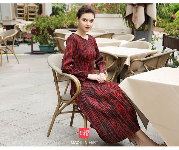 casual dresses selling miyake fashion long sleeve o-neck fold dress colorful in stock, Black;gray
casual dresses selling miyake fashion long sleeve o-neck fold dress colorful in stock, Black;gray