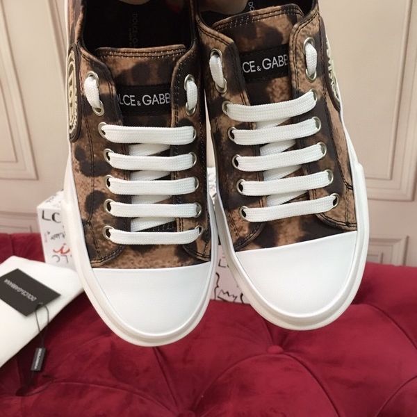 2021 designer sneakers oblique canvas women men snail shoes colour show high low sneaker leather mens casual luxurys trainers size35-45, Black;red
2021 designer sneakers oblique canvas women men snail shoes colour show high low sneaker leather mens casual luxurys trainers size35-45, Black;red
