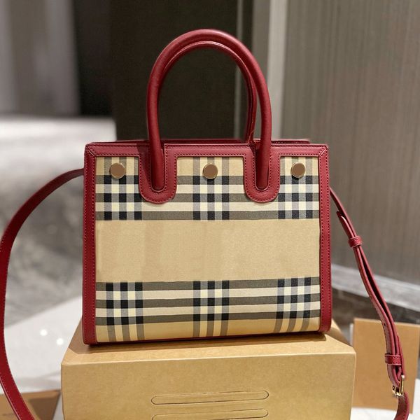 plaid handbag portable tote bag mahler leather crossbody shoulder bags founder modeling classic stripe handbag purse
plaid handbag portable tote bag mahler leather crossbody shoulder bags founder modeling classic stripe handbag purse
