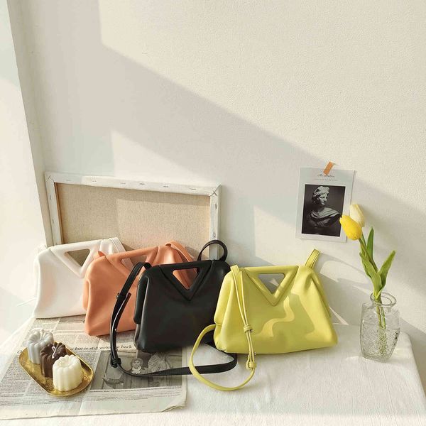 70% off design hand candy color inverted triangle fold cloud summer small bag 2021 new fashion one shoulder cross carry dumplings 62od, Red;black
70% off design hand candy color inverted triangle fold cloud summer small bag 2021 new fashion one shoulder cross carry dumplings 62od, Red;black