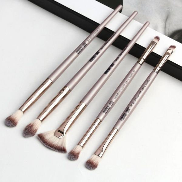 pcs makeup brushes set eyeliner eyelash eye shadow lip brush cosmetic make up tool kit1
pcs makeup brushes set eyeliner eyelash eye shadow lip brush cosmetic make up tool kit1