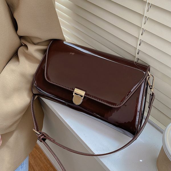 design patent leather glossy handbags 2021 popular new fashion messenger bag selling square bag shoulder bag width 26cm
design patent leather glossy handbags 2021 popular new fashion messenger bag selling square bag shoulder bag width 26cm