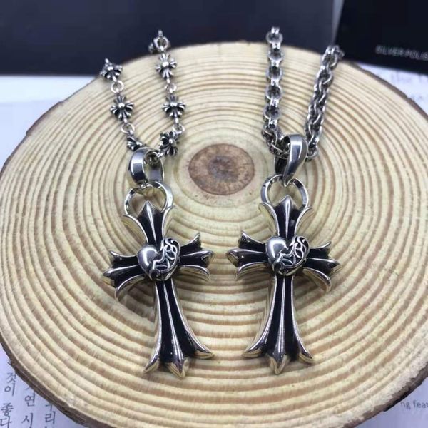 necklace ch croft classic cross love pendant fashion men's and women's letter chain clothing, Silver
necklace ch croft classic cross love pendant fashion men's and women's letter chain clothing, Silver