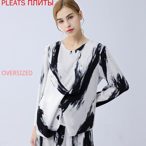 folded black and white t-shirt female autumn miyake splash ink printing design sense temperament loose nine-point sleeve casual women's
folded black and white t-shirt female autumn miyake splash ink printing design sense temperament loose nine-point sleeve casual women's