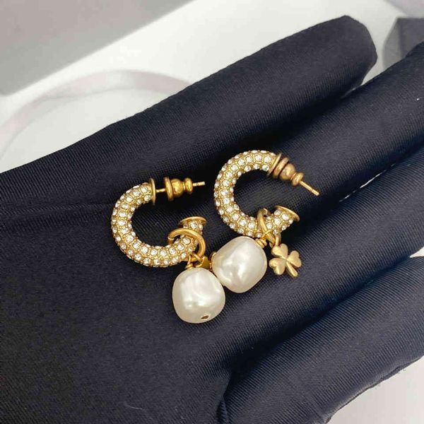 designer jewelry family's new pearl earrings with diamonds, Silver
designer jewelry family's new pearl earrings with diamonds, Silver