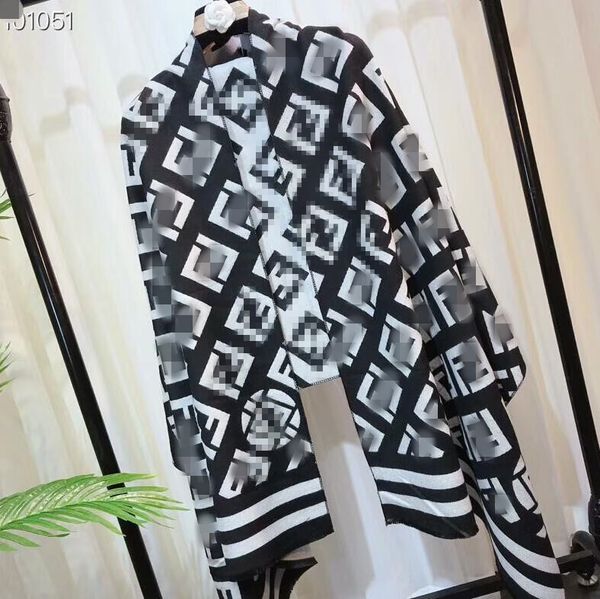 180*70cm big size women printed embroidery scarf gg
ff silk winter print foulard satin square head scarves women luxury designer shawls s, Blue;gray
180*70cm big size women printed embroidery scarf gg
ff silk winter print foulard satin square head scarves women luxury designer shawls s, Blue;gray