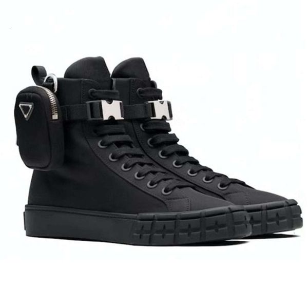 2021 wheel designers shoes high re-nylon sneakers men women platform shoe combat flat trainers white black with bag boot lac tingfengf
2021 wheel designers shoes high re-nylon sneakers men women platform shoe combat flat trainers white black with bag boot lac tingfengf