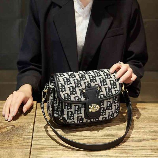 factory shop bag female messenger small fashion printing versatile saddle single shoulder bag
factory shop bag female messenger small fashion printing versatile saddle single shoulder bag