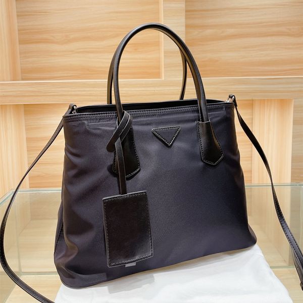 designer tote bag handbag shoulder bags handbags fashion brand different colors genuine leather high-quality with original box size 35*25 cm
designer tote bag handbag shoulder bags handbags fashion brand different colors genuine leather high-quality with original box size 35*25 cm
