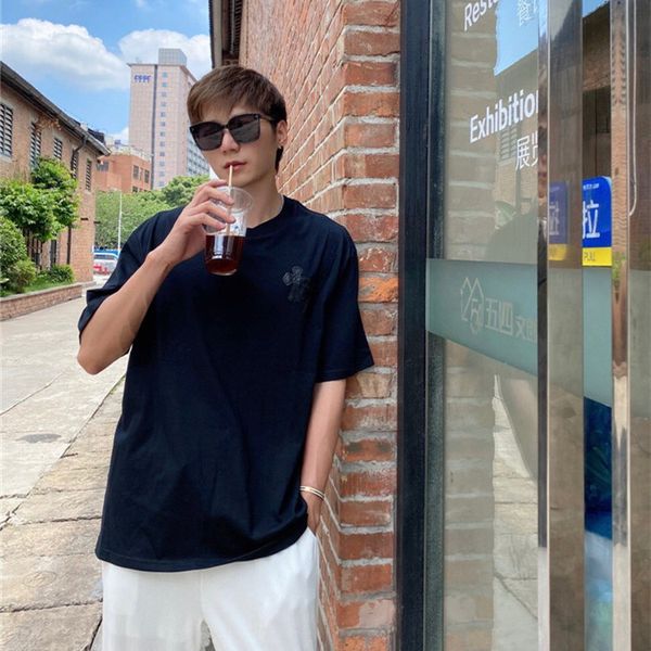 chao brand 21ss summer new ch cro leather cross foam sanskrit print loose casual short sleeve t-shirt, White;black
chao brand 21ss summer new ch cro leather cross foam sanskrit print loose casual short sleeve t-shirt, White;black