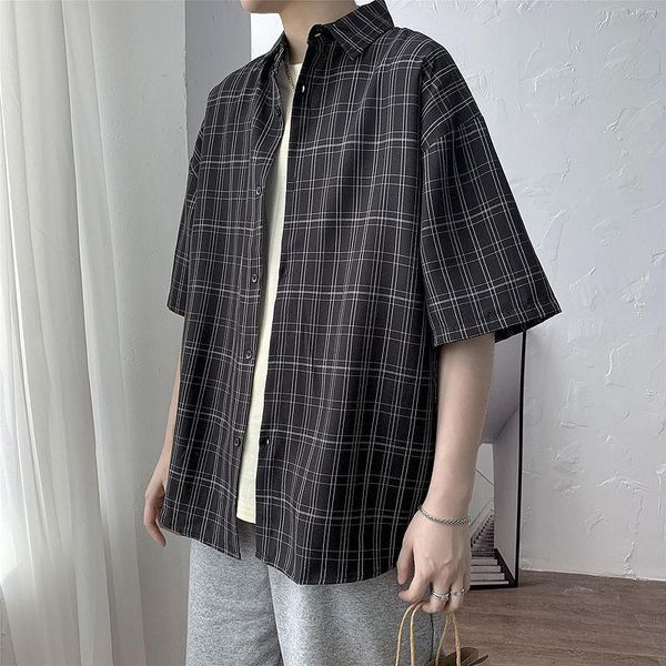 short sleeve shirt men's summer thin plaid hong kong style japanese retro loose casual trend 5-sleeve shirts, White;black
short sleeve shirt men's summer thin plaid hong kong style japanese retro loose casual trend 5-sleeve shirts, White;black