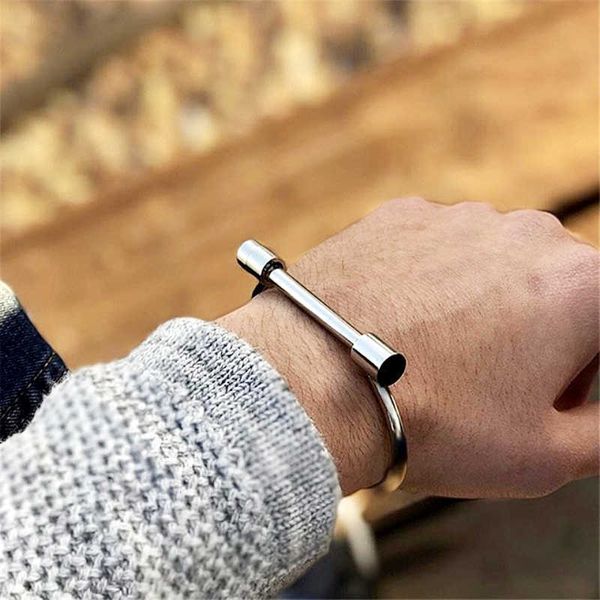 gold bangle bracelet stainless steel bangles men for women/love/cuff/bracelets bangles charm luxury couple jewelry men jewelry q0720, Black
gold bangle bracelet stainless steel bangles men for women/love/cuff/bracelets bangles charm luxury couple jewelry men jewelry q0720, Black