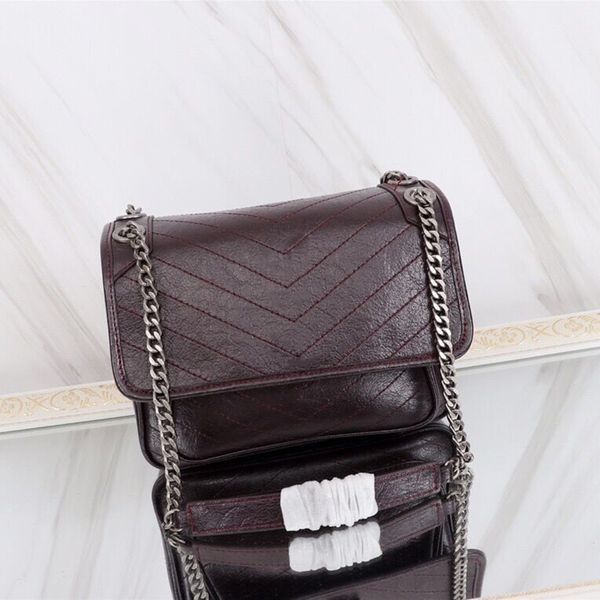 2021 sell classic genuine leather ladies single shoulder crossbody bags messenger bag designers womens handbags purses
2021 sell classic genuine leather ladies single shoulder crossbody bags messenger bag designers womens handbags purses