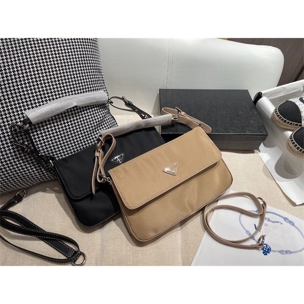 oxford canvas light one shoulder messenger bag hand hand-held postman armpit flip women's bag small purse outlet
oxford canvas light one shoulder messenger bag hand hand-held postman armpit flip women's bag small purse outlet