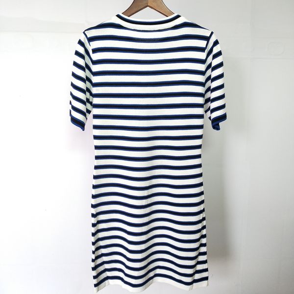 1105 2020 Autumn Pullover Regular Short Sleeve Panelled Sweater Dress Crew Neck Fashion Sweater Luxury Sweater JIANYI, White;black
1105 2020 Autumn Pullover Regular Short Sleeve Panelled Sweater Dress Crew Neck Fashion Sweater Luxury Sweater JIANYI, White;black