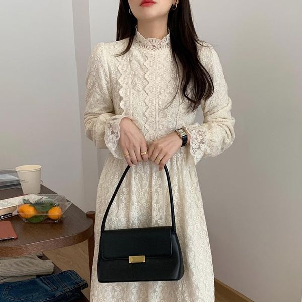 casual dresses korean retro temperament stand collar heavy work lace embroidered hook flower long flare sleeve women fashion streetwear, Black;gray
casual dresses korean retro temperament stand collar heavy work lace embroidered hook flower long flare sleeve women fashion streetwear, Black;gray