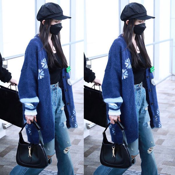 women's jackets runway oversize blue mid-length cardigan coat jacket 2021 winter snowflake puppy pattern jacquard loose sweater clothes, Black;brown
women's jackets runway oversize blue mid-length cardigan coat jacket 2021 winter snowflake puppy pattern jacquard loose sweater clothes, Black;brown