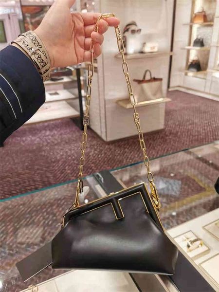 luxury handbags and storage french / fend 21 new first handbag small single shoulder messenger women's bag black
luxury handbags and storage french / fend 21 new first handbag small single shoulder messenger women's bag black