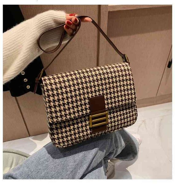 bags handbags wallets 2021 autumn winter female white stripe thousand bird lattice simple single shoulder messenger small square buckle pu, Black;red
bags handbags wallets 2021 autumn winter female white stripe thousand bird lattice simple single shoulder messenger small square buckle pu, Black;red