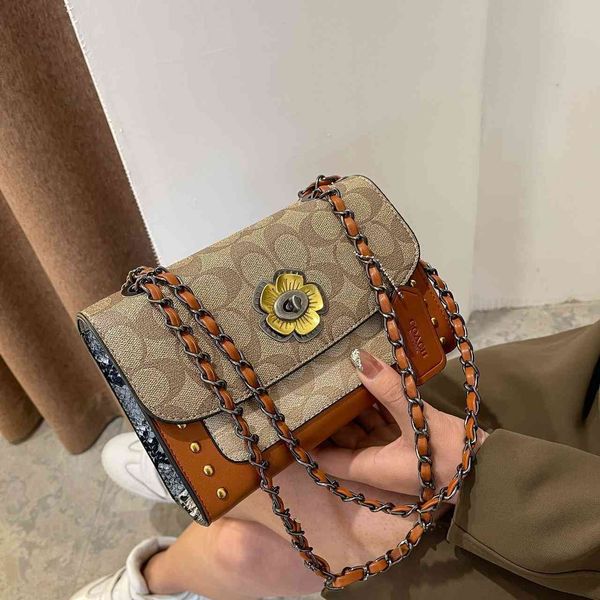factory direct sale 75% off camellia flower women's 2021 new net red printed small square texture single room chain strip messenger bag
factory direct sale 75% off camellia flower women's 2021 new net red printed small square texture single room chain strip messenger bag