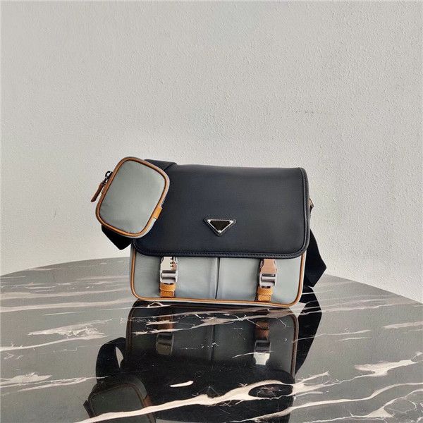 global classic two-color double design luxury bag suit canvas messenger men's shoulder hand size 26cm 19cm 10cm
global classic two-color double design luxury bag suit canvas messenger men's shoulder hand size 26cm 19cm 10cm