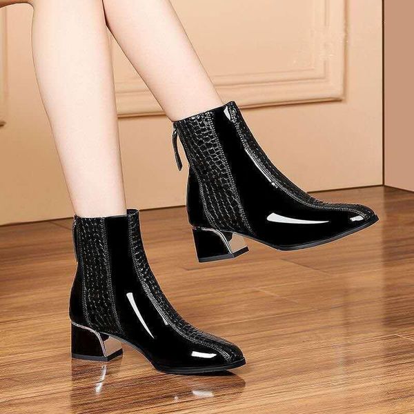 patent leather short boots women winter thick heel 2021 bright spring and autumn single mid-heel, Black
patent leather short boots women winter thick heel 2021 bright spring and autumn single mid-heel, Black