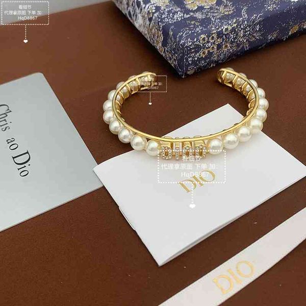2021 new designer family bracelet women's summer pearl letter live with goods in 2021, Silver
2021 new designer family bracelet women's summer pearl letter live with goods in 2021, Silver