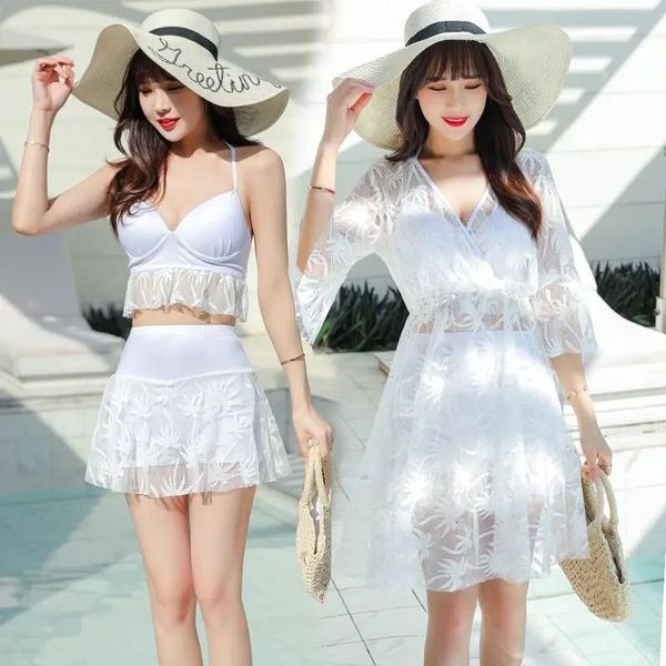 2021 women' split three piece set long conservative belly covering thin skirt beach swimsuit with small cht, Red;black
2021 women' split three piece set long conservative belly covering thin skirt beach swimsuit with small cht, Red;black