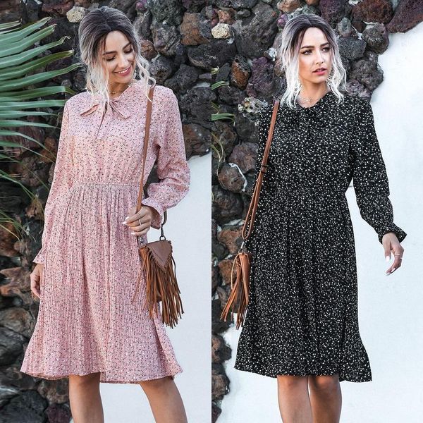 autumn spring women long floral printed chiffon pleated dress 2021 vintage flared sleeve elastic waist medium length casual dresses, Black;gray
autumn spring women long floral printed chiffon pleated dress 2021 vintage flared sleeve elastic waist medium length casual dresses, Black;gray