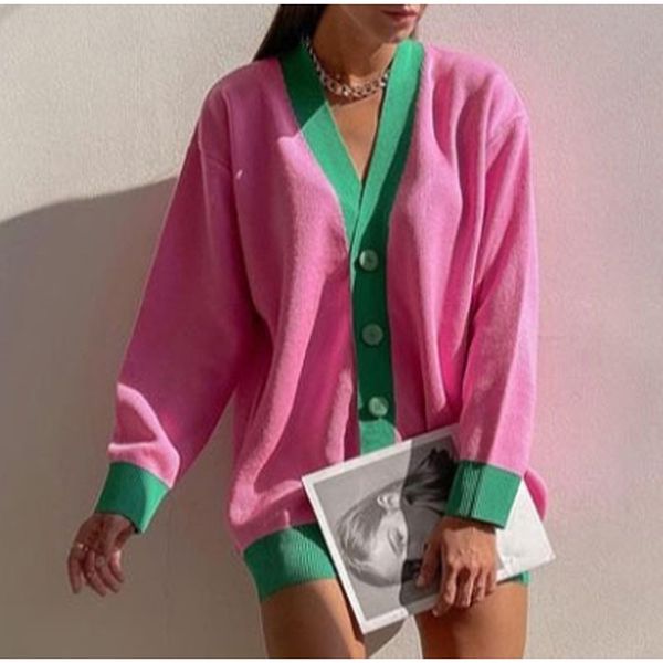2022 brand designer v-neck autumn and winter new long-sleeved sweater temperament fashion loose sweater women christmas gifts, White;black
2022 brand designer v-neck autumn and winter new long-sleeved sweater temperament fashion loose sweater women christmas gifts, White;black