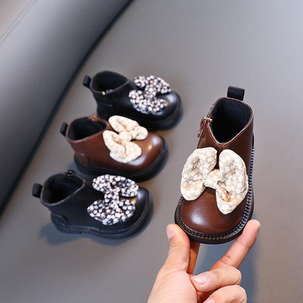 first walkers autumn and winter baby girls casual leather shoes bow princess short boots children
first walkers autumn and winter baby girls casual leather shoes bow princess short boots children