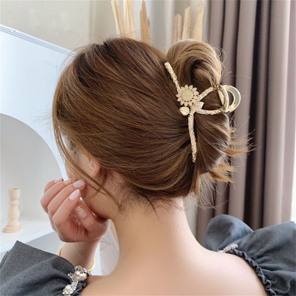 2021 women elegant gold hollow geometric metal hair claw vintage hair clips headband hairpin fashion korean hair accessories, Golden;silver
2021 women elegant gold hollow geometric metal hair claw vintage hair clips headband hairpin fashion korean hair accessories, Golden;silver