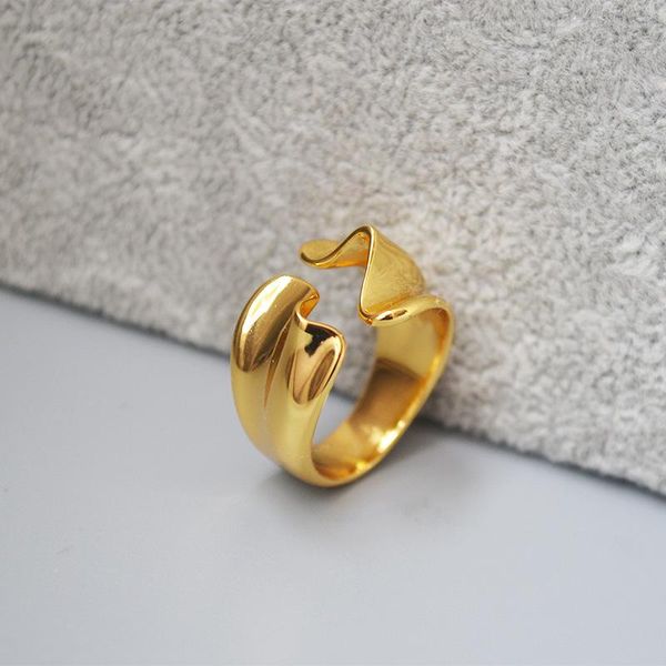 wedding rings trendsetter street snap exaggerated golden wrinkle metal wave flower brass plated gold open ring eat, Slivery;golden
wedding rings trendsetter street snap exaggerated golden wrinkle metal wave flower brass plated gold open ring eat, Slivery;golden