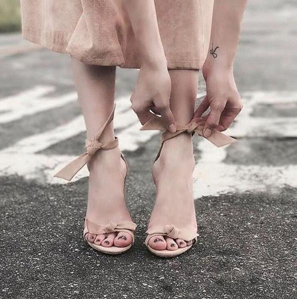 selling 2021 stretch fabric women sandals cut-out tie-up red black suede high heels shoes 10cm hollow low heel summer sandal
selling 2021 stretch fabric women sandals cut-out tie-up red black suede high heels shoes 10cm hollow low heel summer sandal