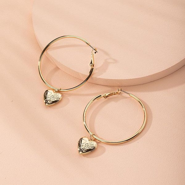 dangle & chandelier 1pcs the latest european and american large circle earrings nightclub kua up hearts ear ring, Silver
dangle & chandelier 1pcs the latest european and american large circle earrings nightclub kua up hearts ear ring, Silver