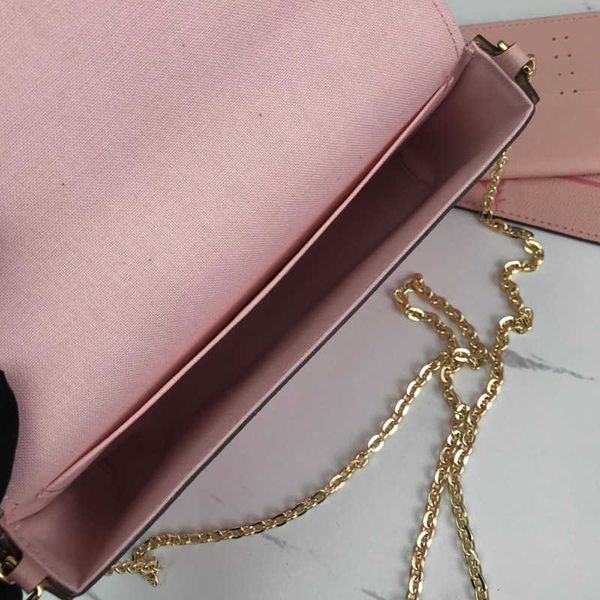 luxurys designers bags fashion luxury ladies shoulder bag fashionable and comfortable casual women diagonal model m80402 size 19.5x10.5
luxurys designers bags fashion luxury ladies shoulder bag fashionable and comfortable casual women diagonal model m80402 size 19.5x10.5