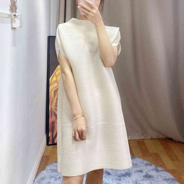 dresses summer new short sleeved dresses for women miyak pleated fashion stand collar solid loose large size female dress tide d90, Black;gray
dresses summer new short sleeved dresses for women miyak pleated fashion stand collar solid loose large size female dress tide d90, Black;gray