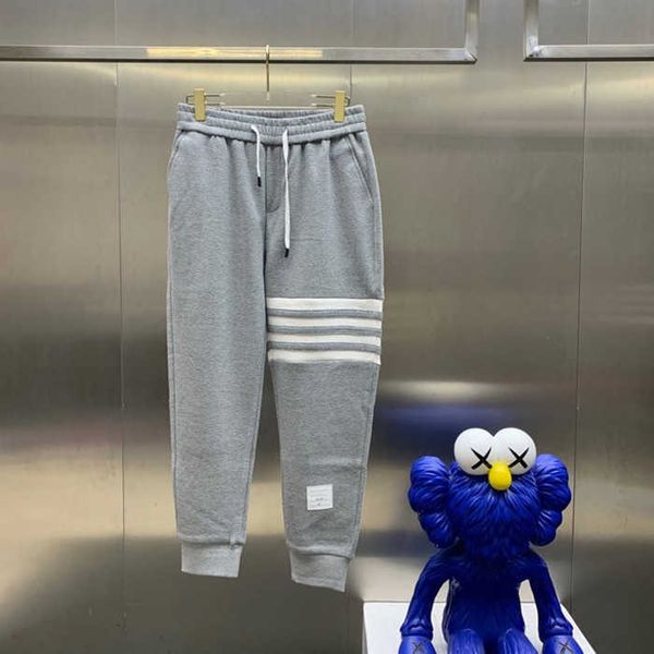 fashion outlet 21ss chrome fengchao brand tb 4-bar waffle casual sports versatile leggings guard pants for men and women, White;black
fashion outlet 21ss chrome fengchao brand tb 4-bar waffle casual sports versatile leggings guard pants for men and women, White;black