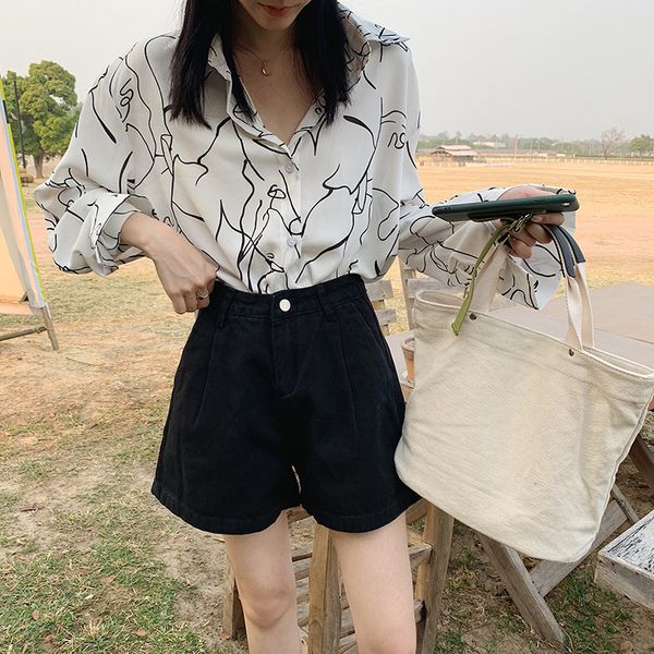 women's new quality cotton wide leg denim shorts for women in summer 2019, White;black
women's new quality cotton wide leg denim shorts for women in summer 2019, White;black