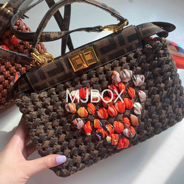 factory outlet luxury handbags storage fend r bag 2021 spring summer new ff letter special edition h woven cow hide kitten
factory outlet luxury handbags storage fend r bag 2021 spring summer new ff letter special edition h woven cow hide kitten