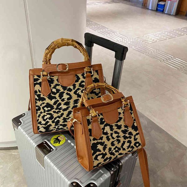 2022 factory wholesale women's bag fashion foreign handbag net red texture women's bamboo one shoulder messenger bag
2022 factory wholesale women's bag fashion foreign handbag net red texture women's bamboo one shoulder messenger bag