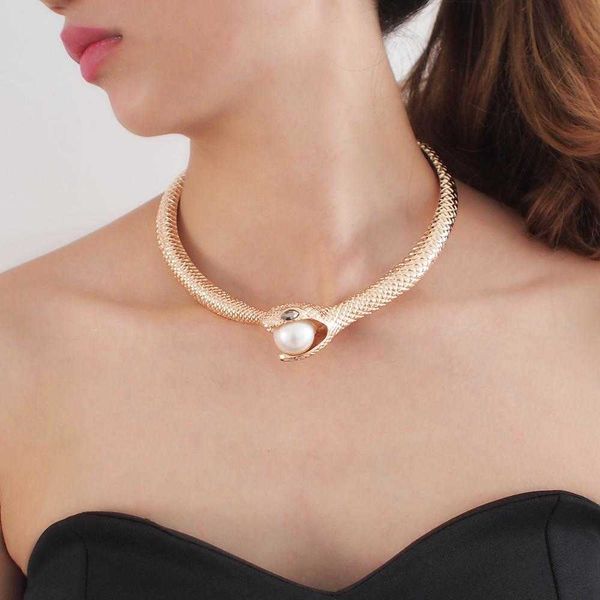 snake with imitation pearl curved bar design neck collar choker necklace women party jewelry golden silver color ukmoc
snake with imitation pearl curved bar design neck collar choker necklace women party jewelry golden silver color ukmoc