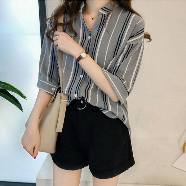 loose striped women shirts 2021 summe r v-neck half sleeved oversized 4xl female lady pulls outwear coat women's blouses, White
loose striped women shirts 2021 summe r v-neck half sleeved oversized 4xl female lady pulls outwear coat women's blouses, White