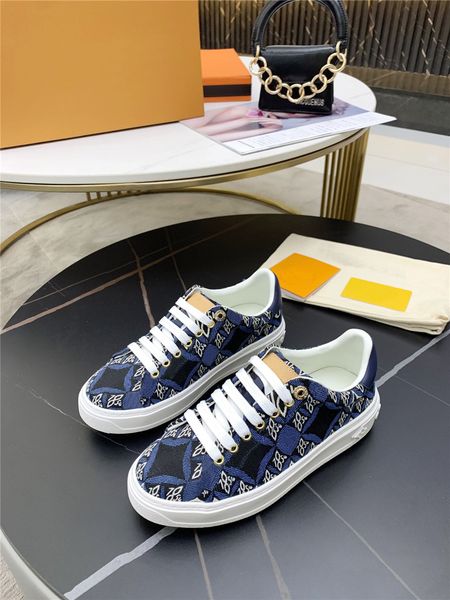 women and men sneaker 2 colour fashion luxurys designers casual shoes for woman platform trainers walking sneakers with box size 35-44, Black
women and men sneaker 2 colour fashion luxurys designers casual shoes for woman platform trainers walking sneakers with box size 35-44, Black
