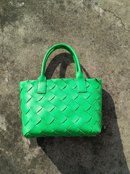 classic evening bags women's bag 2021 brand designer diamond handbag and purses for female soft leather tote beachholiday weave shoulde
classic evening bags women's bag 2021 brand designer diamond handbag and purses for female soft leather tote beachholiday weave shoulde