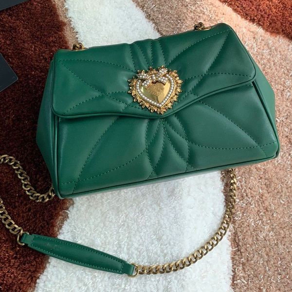 cross body bag women shoulder bags chain handbag purse cowhide material pearl metal hardware decoration hidden press button flap internal zi
cross body bag women shoulder bags chain handbag purse cowhide material pearl metal hardware decoration hidden press button flap internal zi