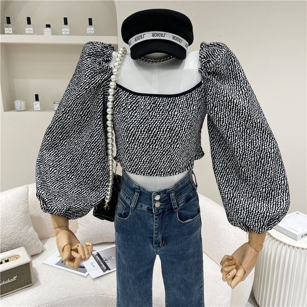 blouses springtime female 2021 niche fashion design square neck flashlight contrast short shirt top, White
blouses springtime female 2021 niche fashion design square neck flashlight contrast short shirt top, White